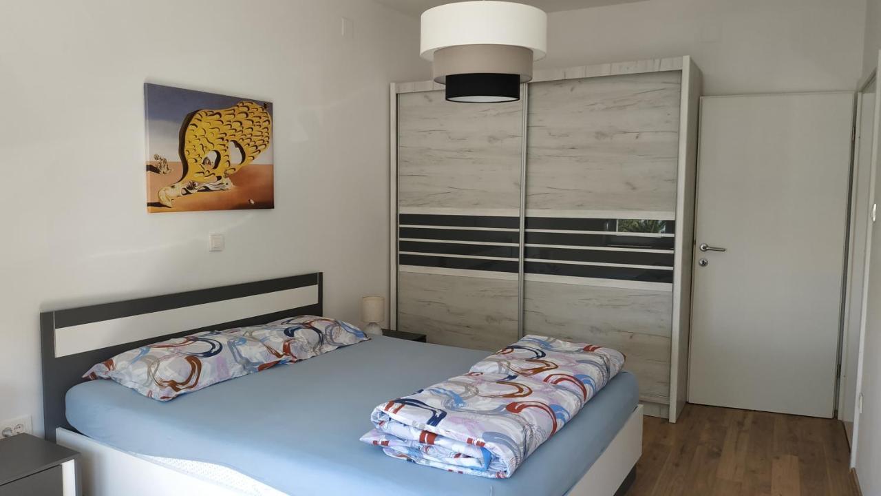 Apartman Katnic By The Beach ซริกเวนิซา ภายนอก รูปภาพ