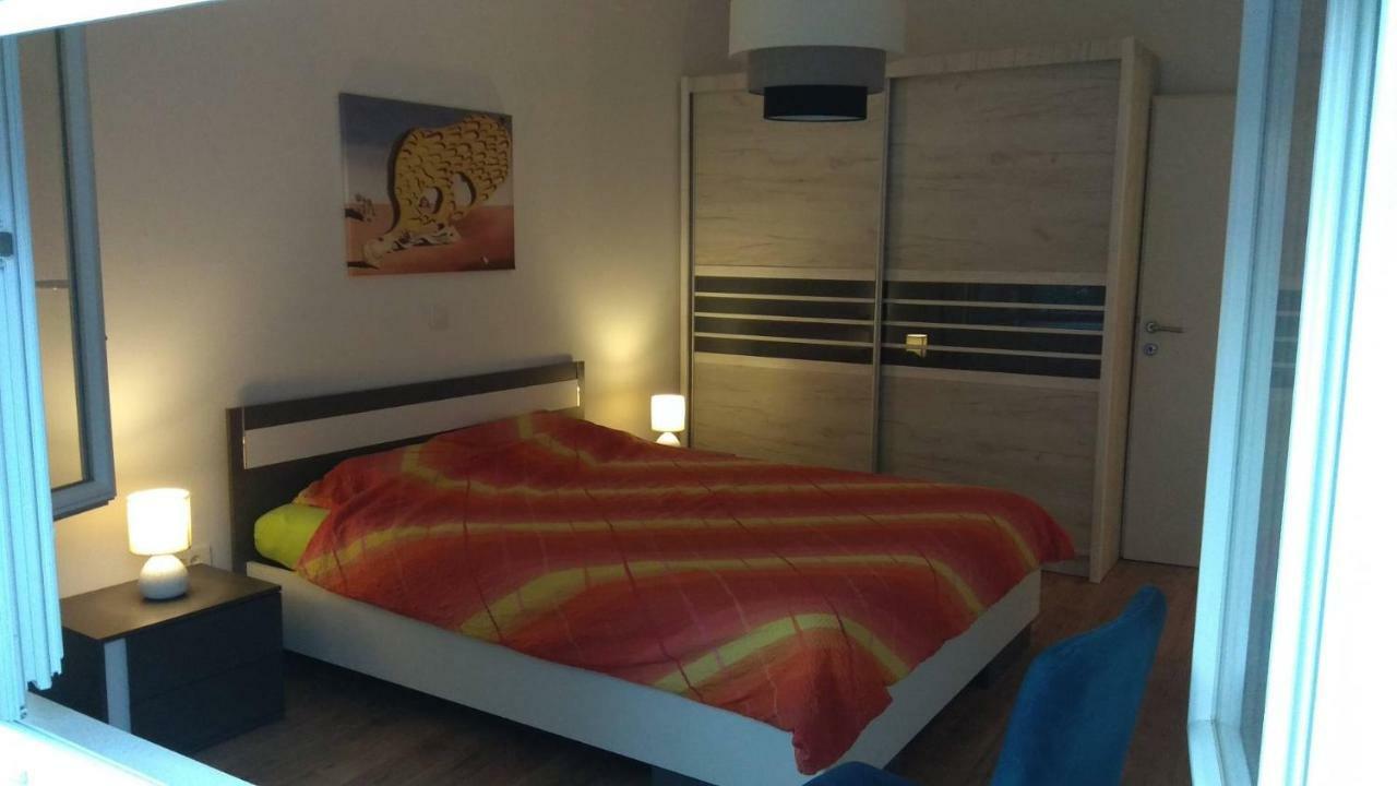 Apartman Katnic By The Beach ซริกเวนิซา ภายนอก รูปภาพ